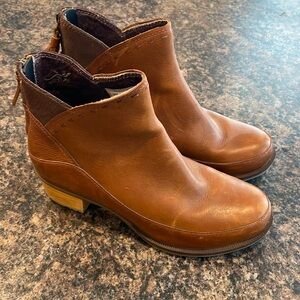 CHACO CATALUNA Ankle Boot Size 7.5